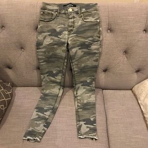 Express camo skinny jeans